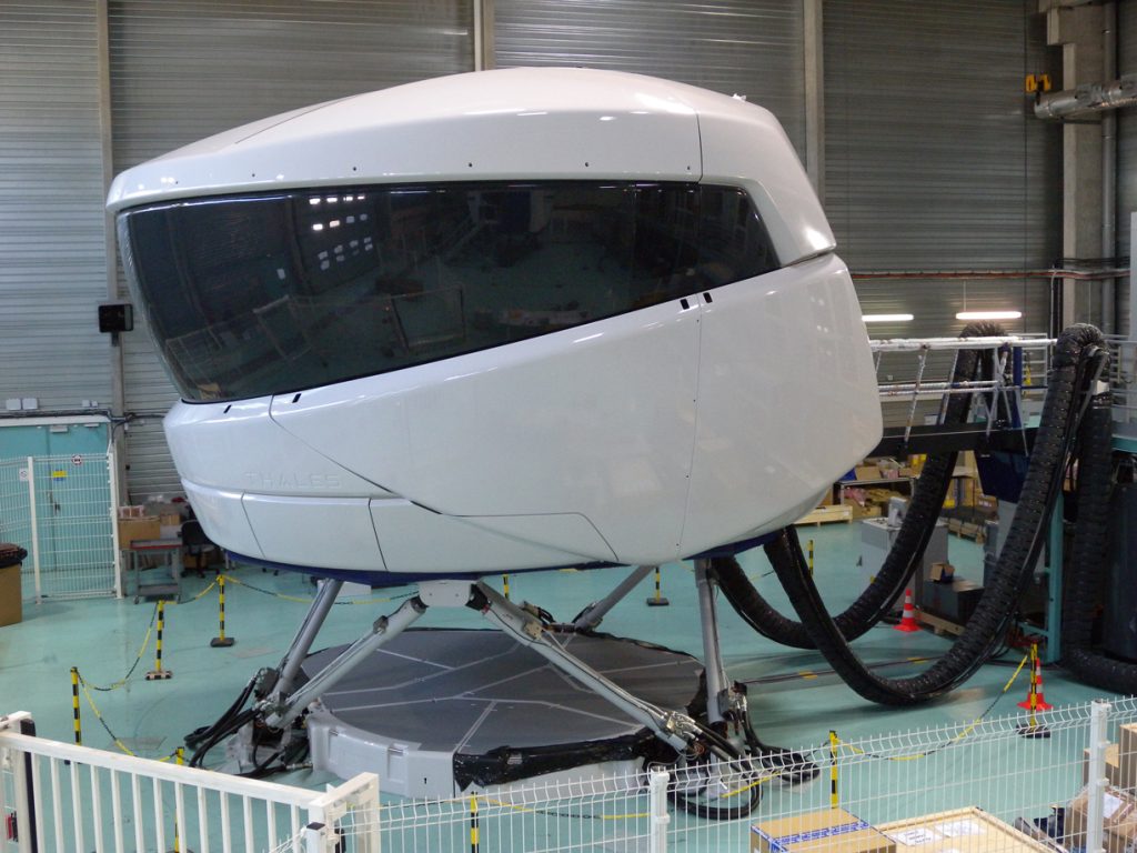 یک نمونه شبیه ساز پرواز