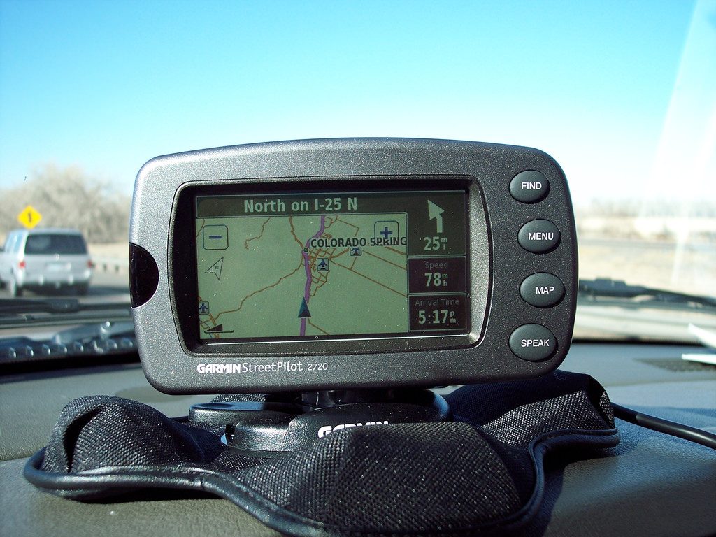 یک گیرنده GPS برای کمک به رانندگان