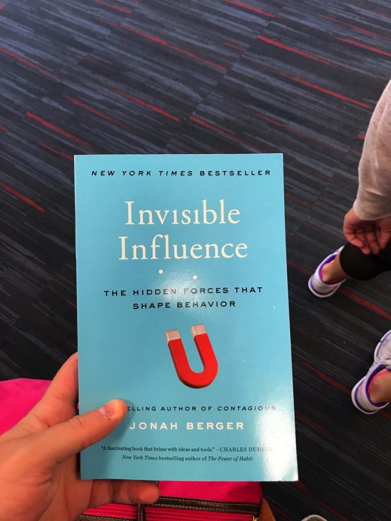 کتاب اثر نامرئی