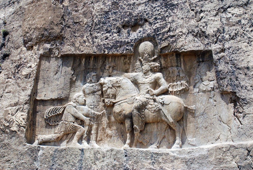 نقش برجسته پیروزی شاپور اول بر والرین در نقش رستم